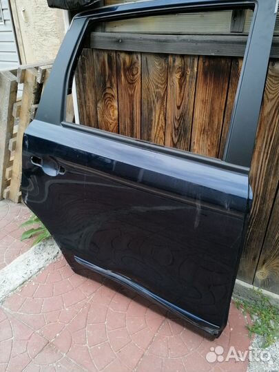 Продам дверь Nissan note E11