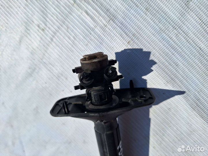 Форсунка омывателя фары правая Audi A6 Ауди 2012