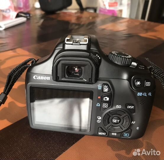 Зеркальный фотоаппарат Canon EOS 1100D