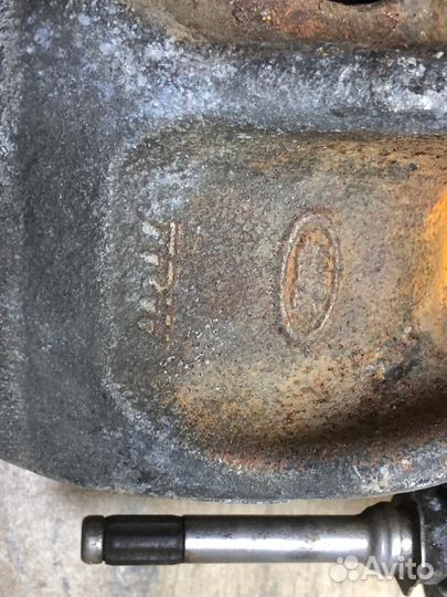 Суппорт передний правый Range Rover Sport 1