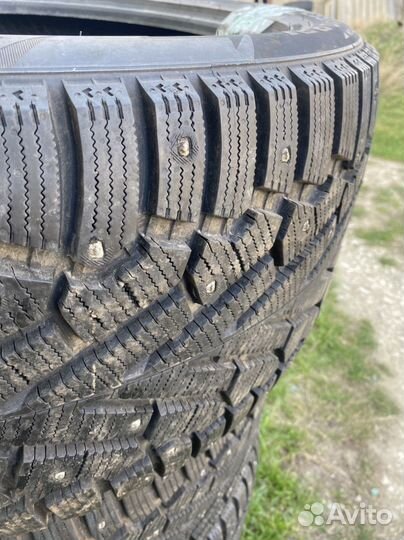 Pirelli Ice Zero 295/40 R21