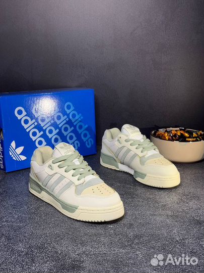 Кроссовки женские Adidas Forum