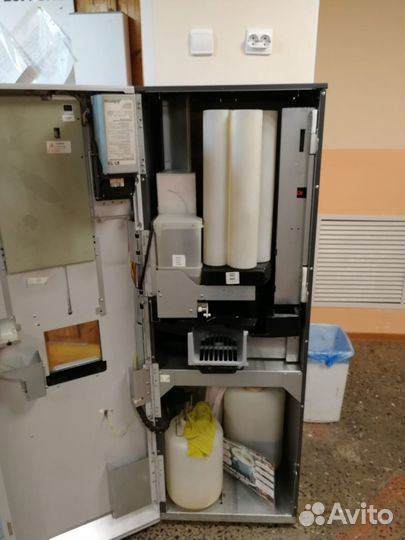 Торговый кофейный автомат Jofemar 250