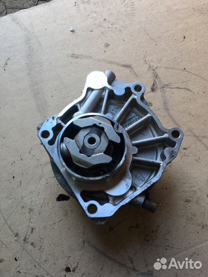 Вакуумный насос Opel Z19DTH 55188660