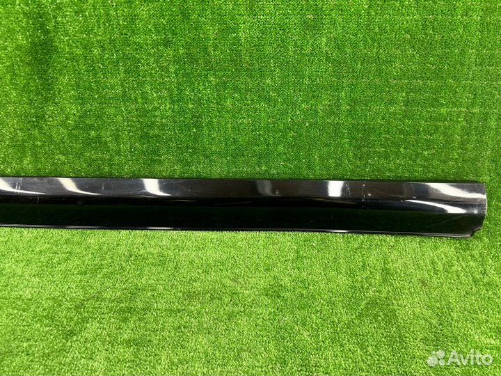 Накладка на порог наружная правая Hyundai Staria