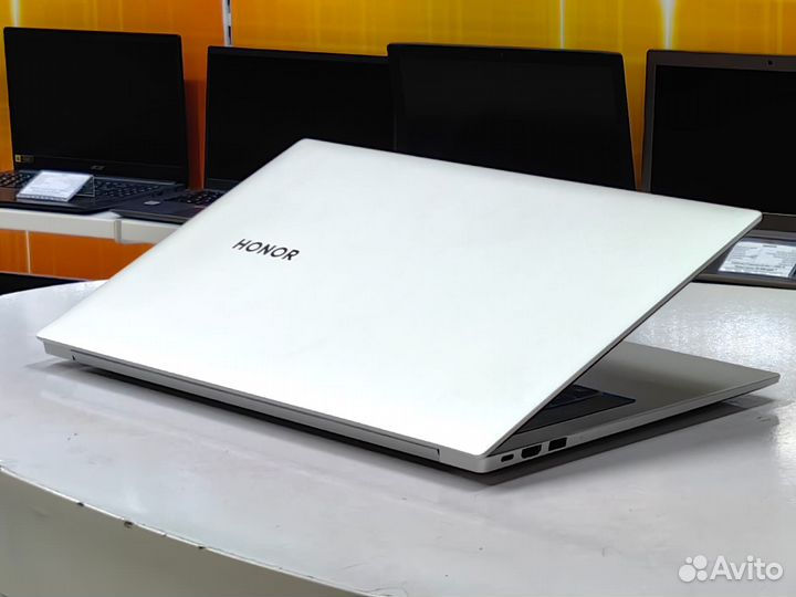 Ноутбук honor 16.1