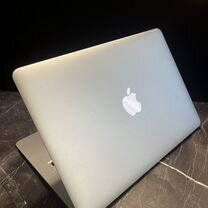 Macbook air (ssd m2, i5) в идеальном состоянии