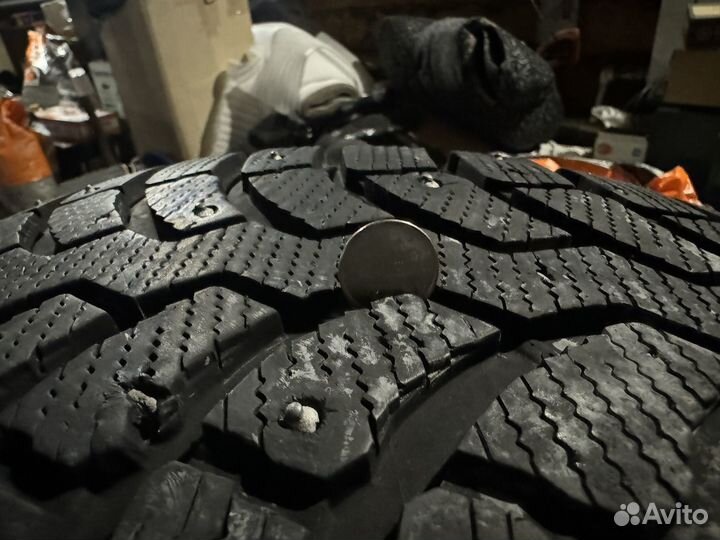 Bridgestone Blizzak Spike-01 285/65 R17 116T