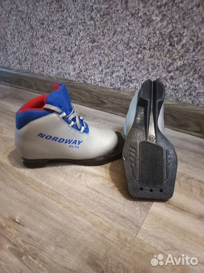 Лыжи беговые,ботинки