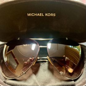 Солнцезащитные очки Michael Kors