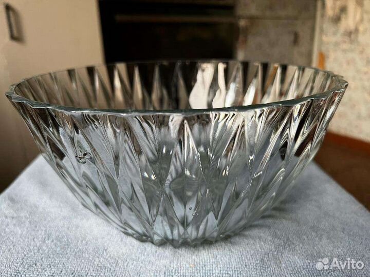 Салатники. Хрустальный большой, цветное стеклоссср