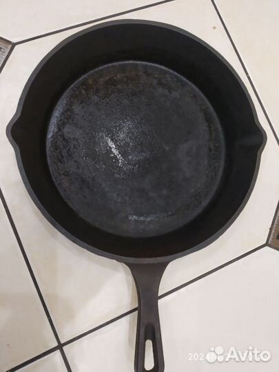 Чугунная сковорода