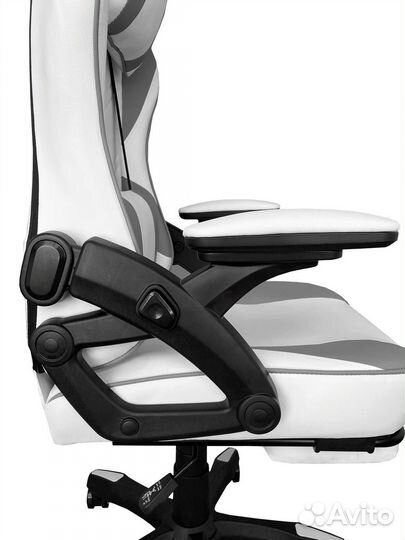 Компьютерное кресло белое
