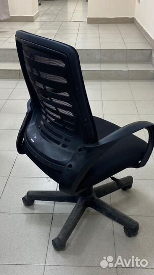 Офисное кресло