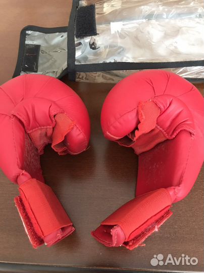 Перчатки для кикбоксинга