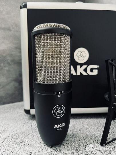 Микрофон AKG P420