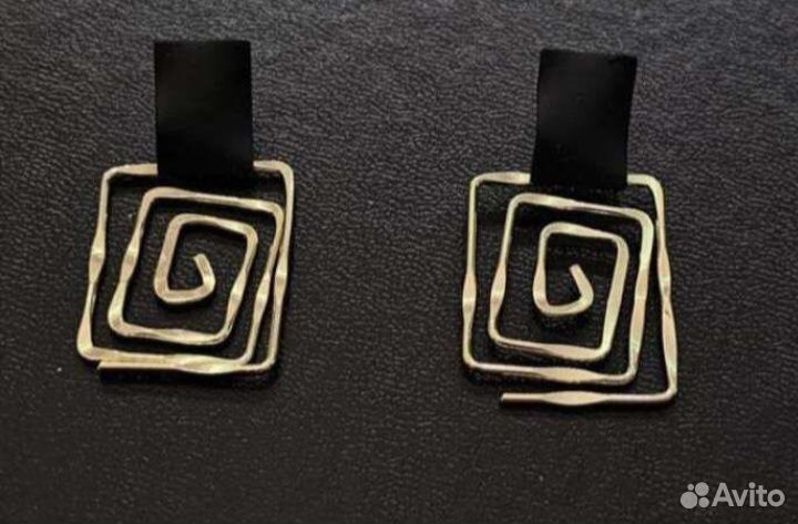 Серьги разные
