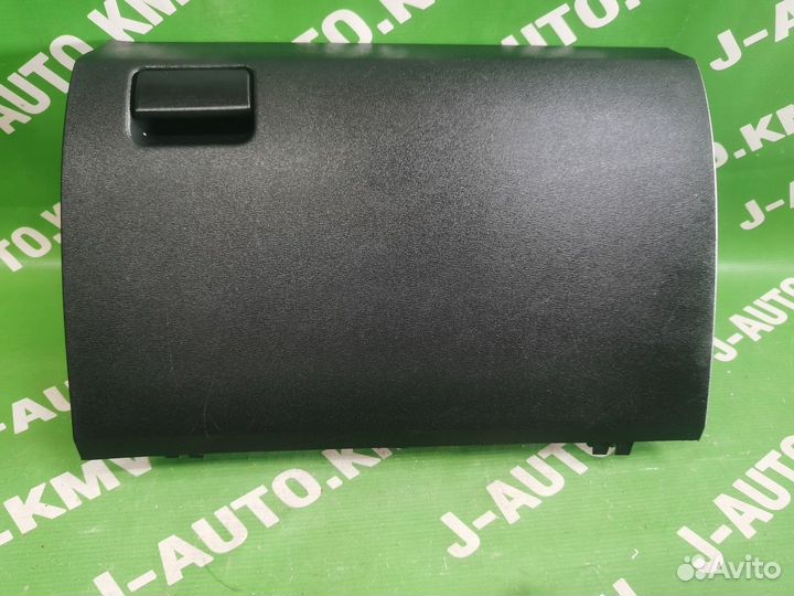 Бардачок Toyota Avensis