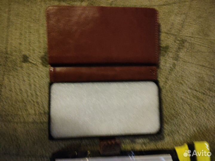 Чехол клипкейс для мобильного телефона