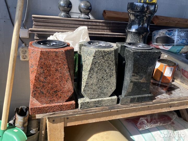 Вазы из гранита