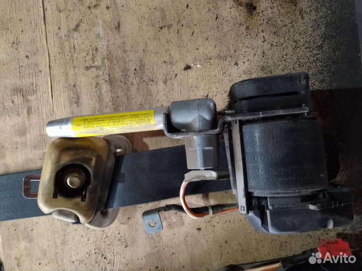 Ремень безопасности митсубиси Каризма