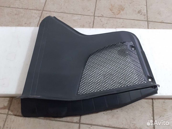 Накладка моторного отсека правая Mercedes W213