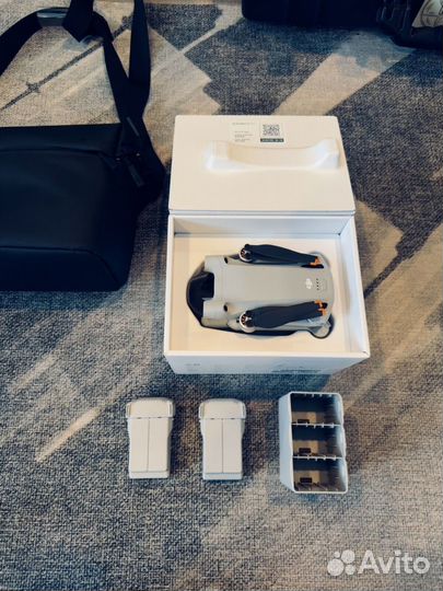 Квадрокоптер DJI Mini 3 Pro Combo Plus