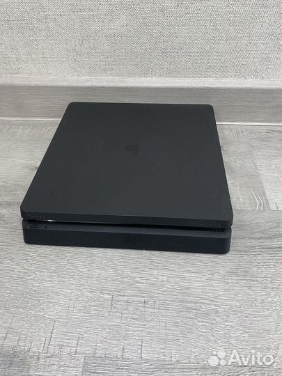 Sony PS4 500гб + 2 геймпада