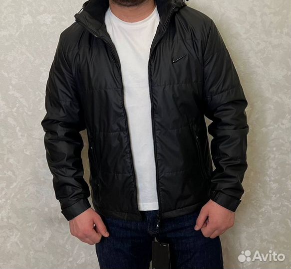 Демисезонные куртки Nike спортивные