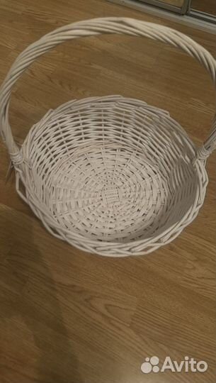 Корзина плетеная для подарков