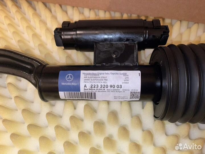 Стойка амортизатора A2233209003