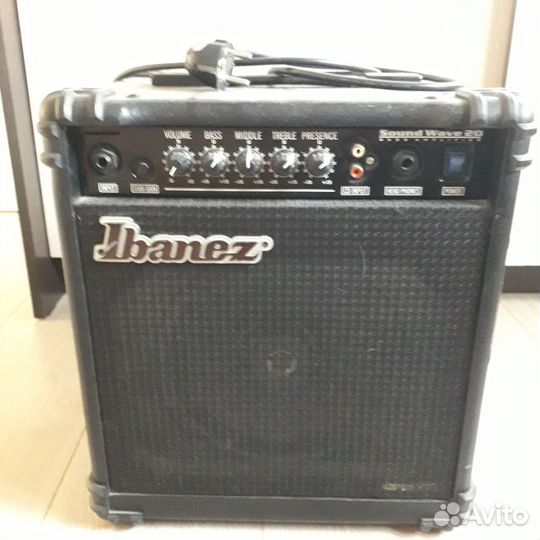 Басовый комбоусилитель