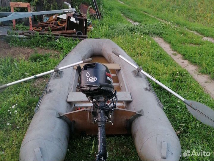 Лодка с мотором