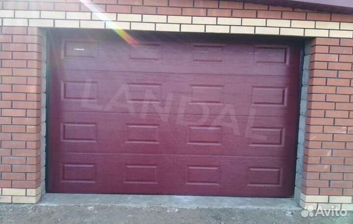 Секционные ворота