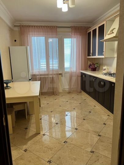 2-к. квартира, 72 м², 10/10 эт.