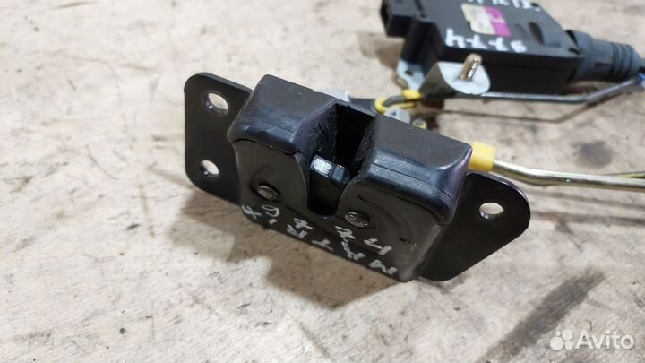 Замок крышки багажника Hyundai Matrix 1