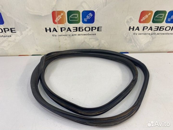 Уплотнительная резинка крышки багажника Chevrolet