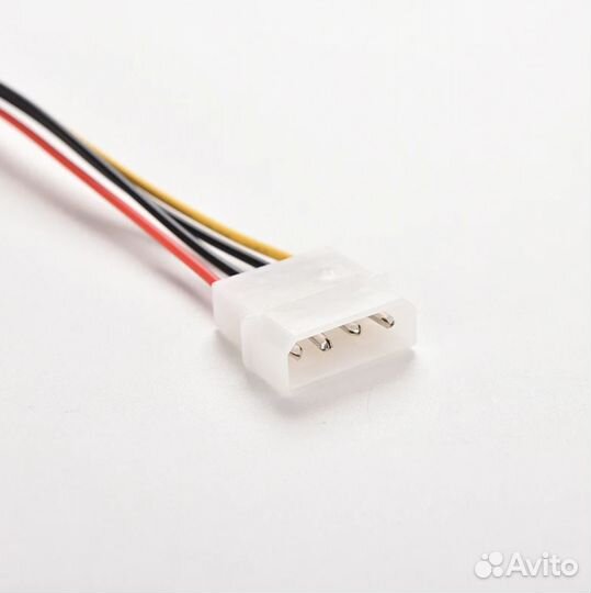 Адаптер питания Molex на SATA