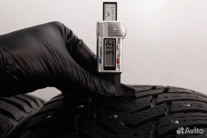 Nokian Tyres Hakkapeliitta 8 SUV 235/55 R20 102T
