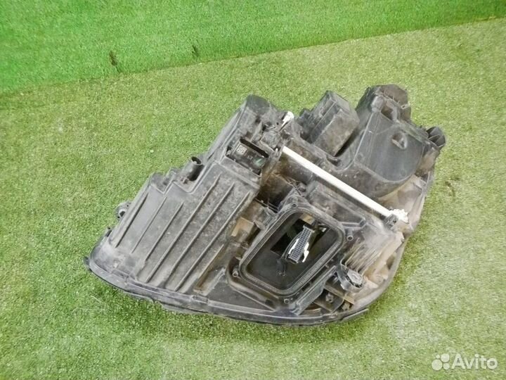 Фара правая Mercedes-Benz E-Class