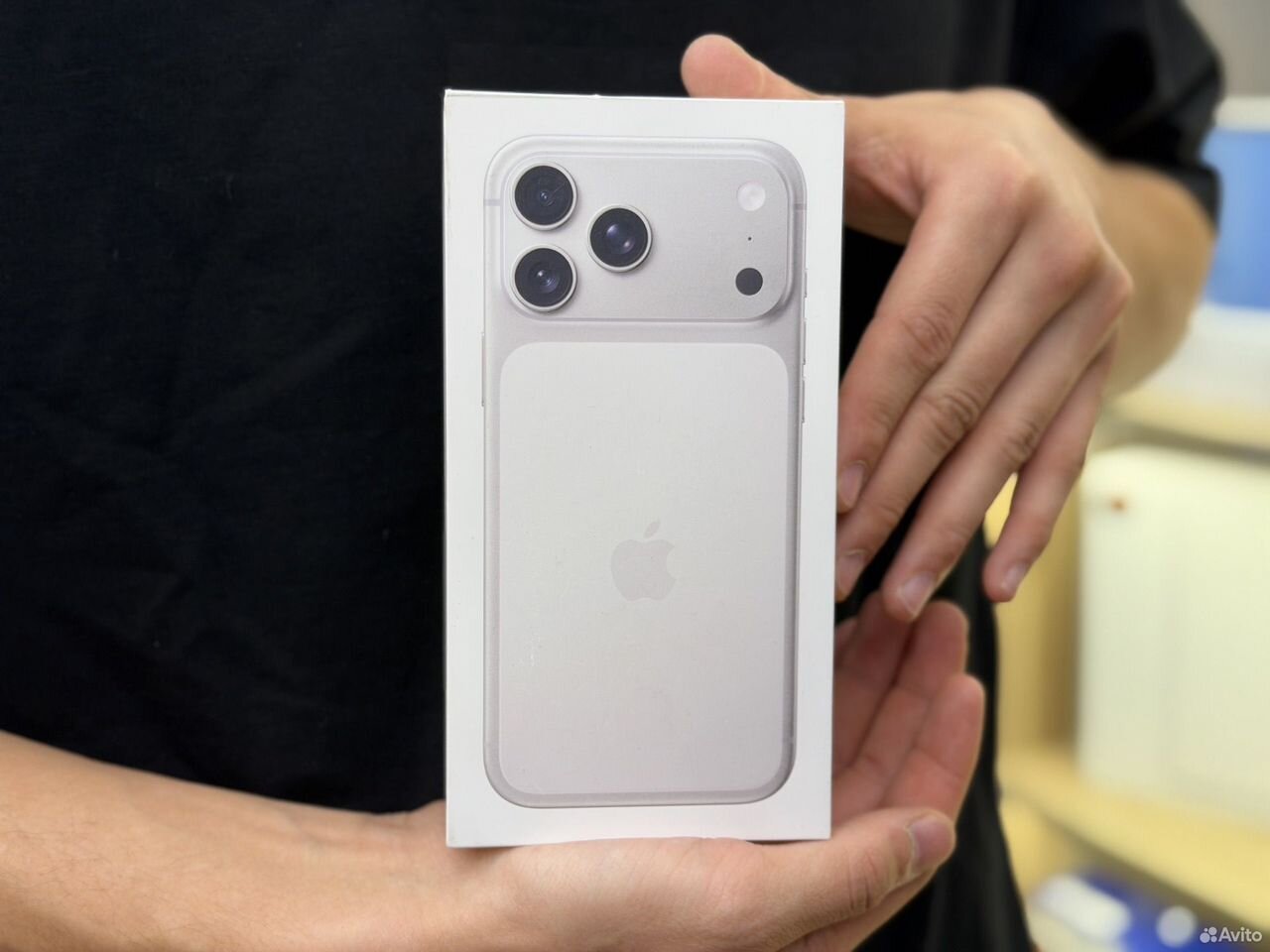 iPhone 17 Pro Max, 256 ГБ, SIM + eSIM