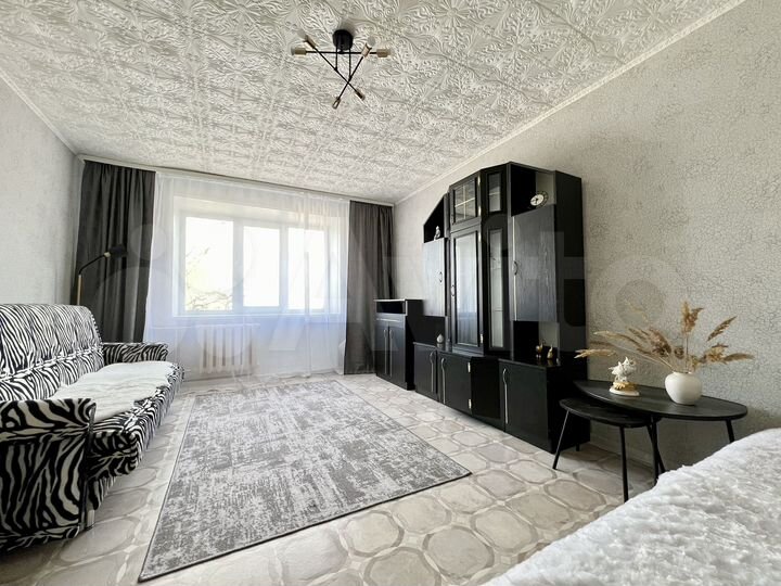 2-к. квартира, 52 м², 2/5 эт.