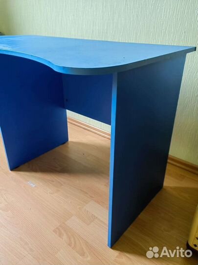 Письменный стол