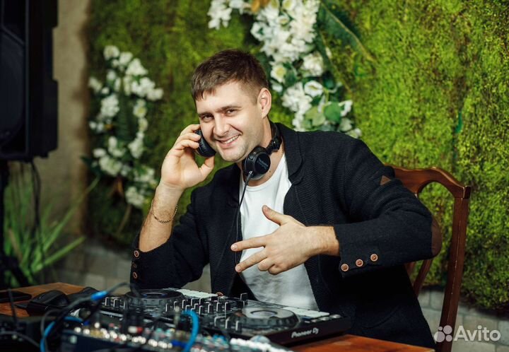 Dj, Музыкант в кафе