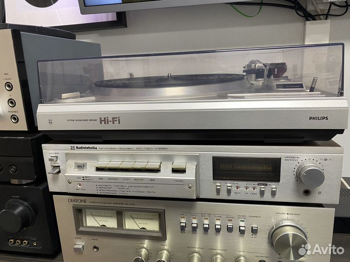 Виниловый проигрыватель Philips F7112