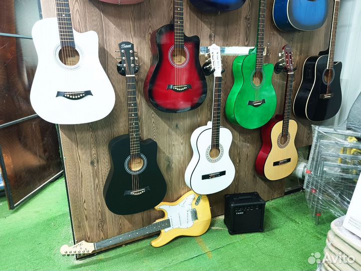 Гитара новая
