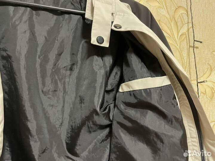 Ветровка стильная