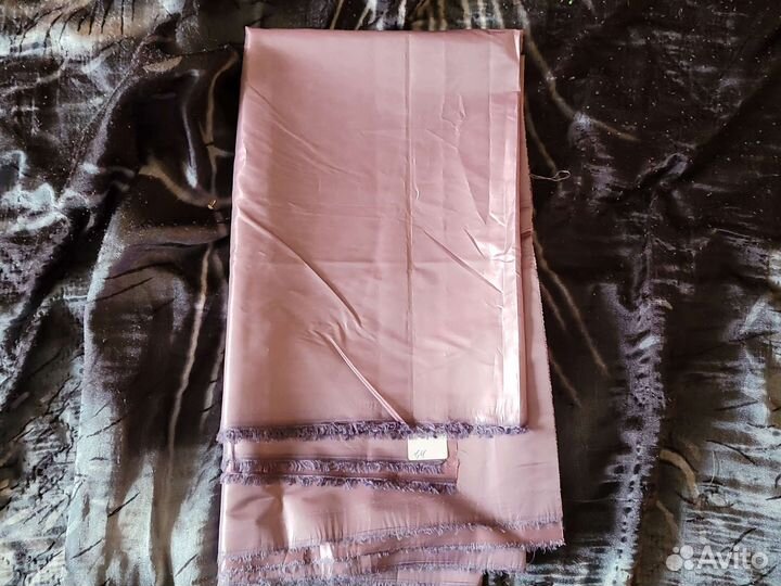Отрез ткани плащевка