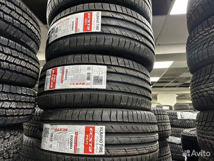 Kumho Ecsta PS71 215/55 R17 94