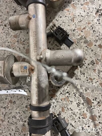 Топливная рампа Mercedes E-Class W212 M271 1.8TI